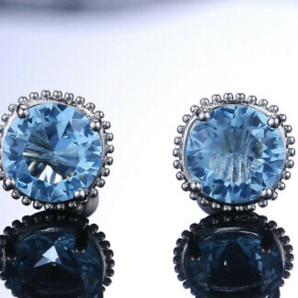 New Sterling silver diamond stud earrings - Picture 3 of 5